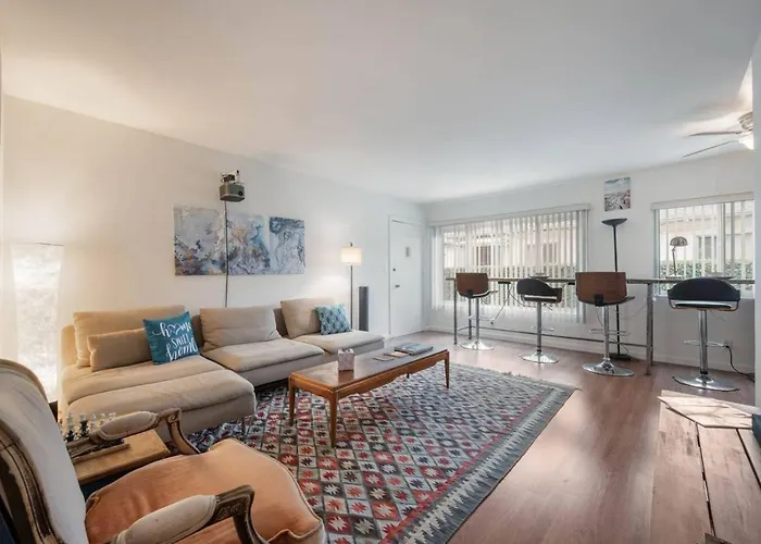 Sawtelle Serenity- Modern Comfort